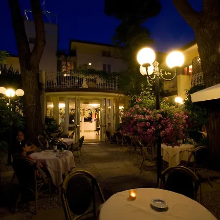 Hotell Jr Logos Dei Marmi 4*
