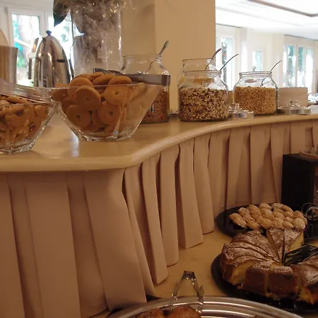 Hotell Jr Logos Dei Marmi 4*