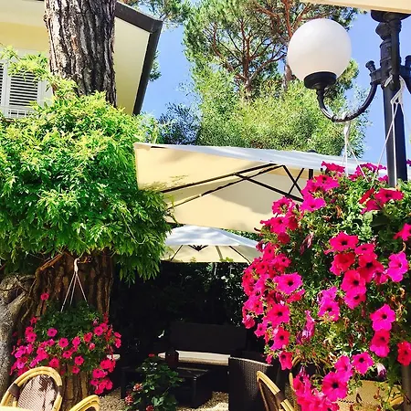 Jr Logos Dei Marmi Forte dei Marmi