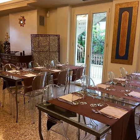 Jr Logos Dei Marmi Hotell