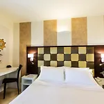 Jr Logos Dei Marmi ホテル 4*